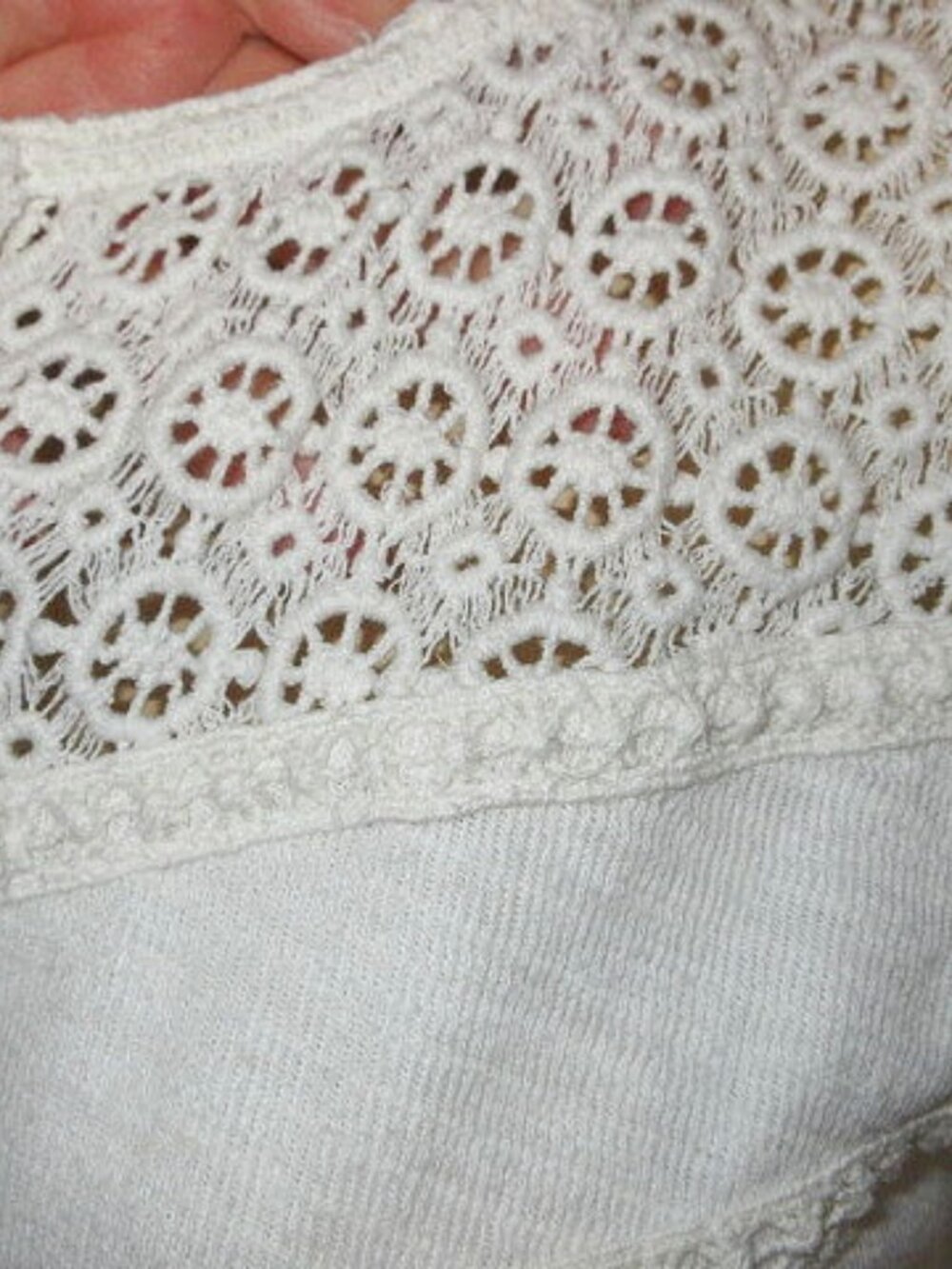 Sundance Henley Top Size M Embroidered Eyelet Crochet Off White Cotton Boho EUC - Picture 4 of 11